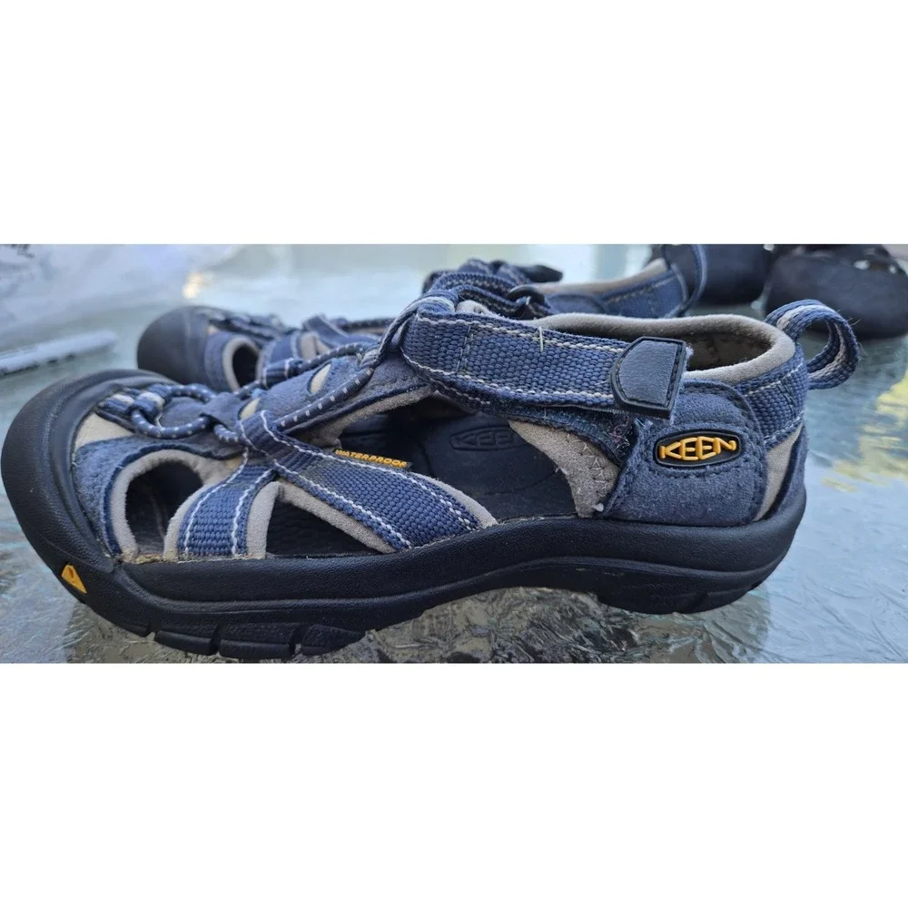 Keen Sandal Kids Size 1  Blue